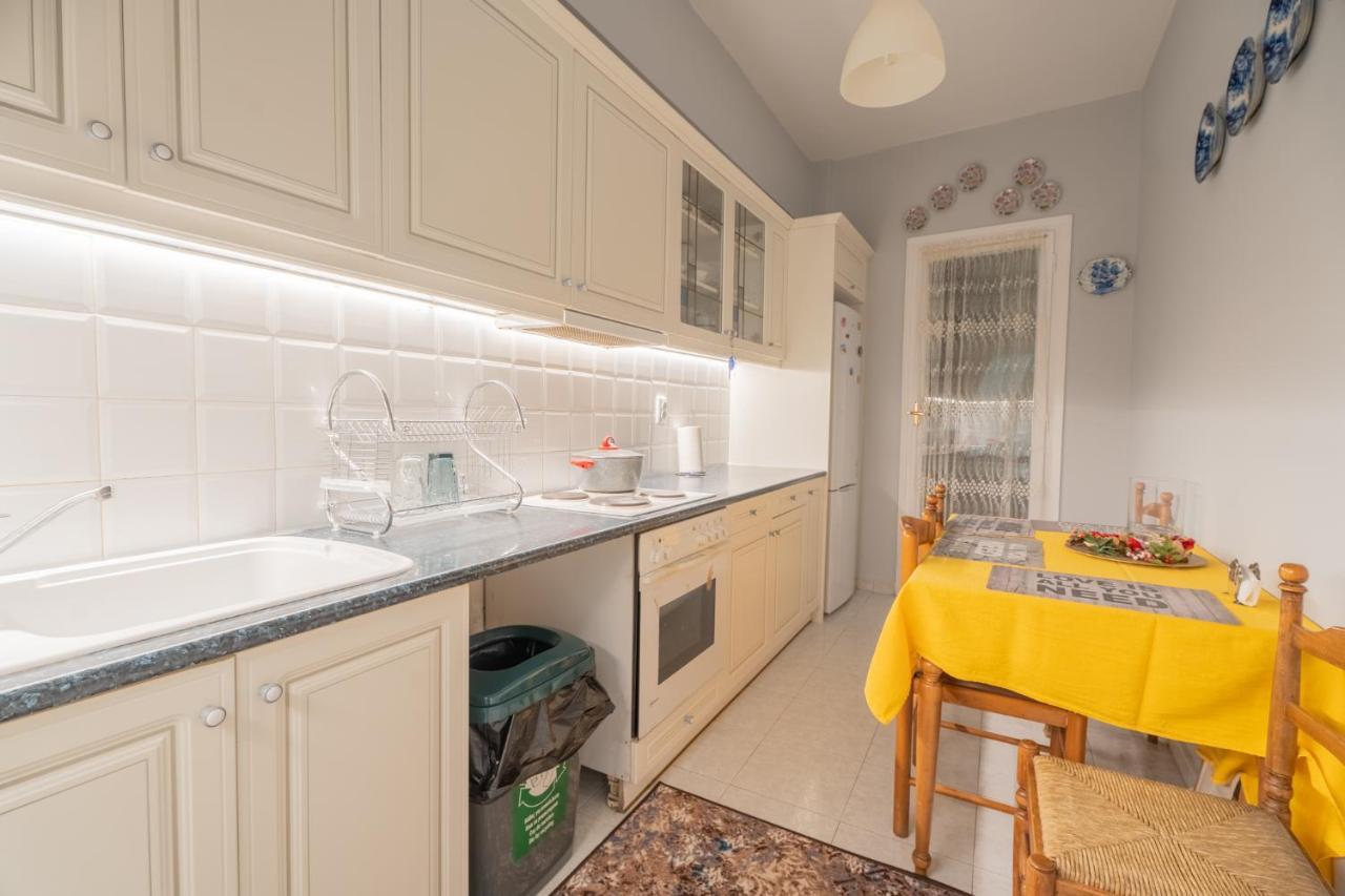 Neoclassic Modern Apa Ath Apartment Athena Bagian luar foto